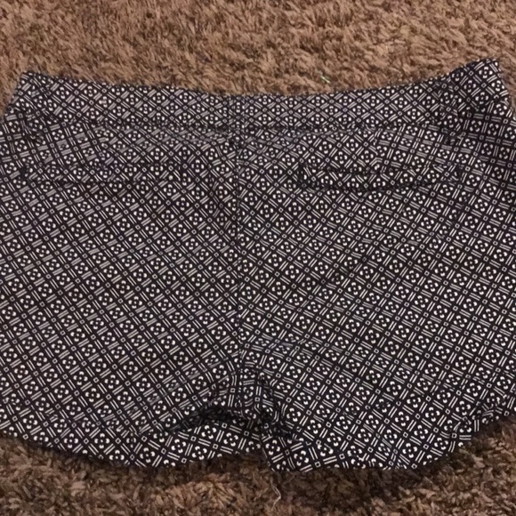 Shorts - Picture 2 of 6